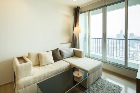 Студия в кондо в Сатхоне, Бангкок, Таиланд № 169340 - фото 3