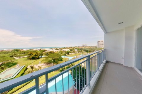 Condo in Cha-am, Thailand, 2 bedrooms № 169343 - photo 2