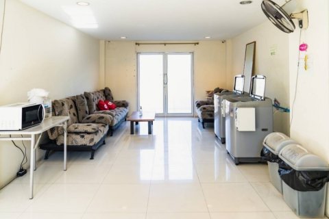 Квартира в Си Рача, Таиланд с 55 спальнями  № 114031 - фото 3