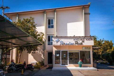 Квартира в Си Рача, Таиланд с 55 спальнями  № 114031 - фото 1