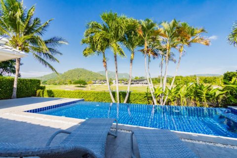 Вилла в Хуа Хине, Таиланд с 3 спальнями  № 114034 - фото 2