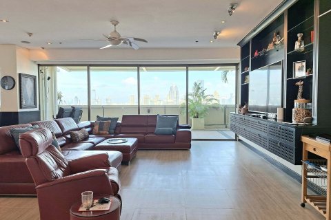 Condo in Khlong Toei, Bangkok, Thailand, 3 bedrooms  № 153004 - photo 21