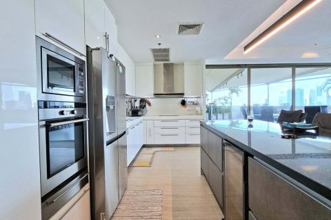 Condo in Khlong Toei, Bangkok, Thailand, 3 bedrooms  № 153004 - photo 10