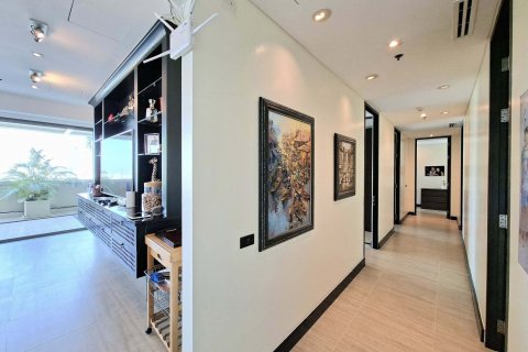 Condo in Khlong Toei, Bangkok, Thailand, 3 bedrooms  № 153004 - photo 12