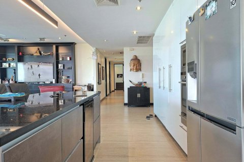 Condo in Khlong Toei, Bangkok, Thailand, 3 bedrooms  № 153004 - photo 7