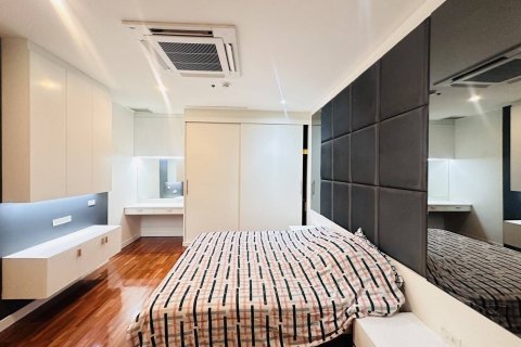 Condo in Khlong San, Bangkok, Thailand, 3 bedrooms  № 161364 - photo 18