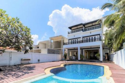 Villa in Hua Hin, Thailand 6 bedrooms № 193424