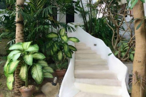 Villa in Surat Thani, Thailand 8 bedrooms № 114131 - photo 9
