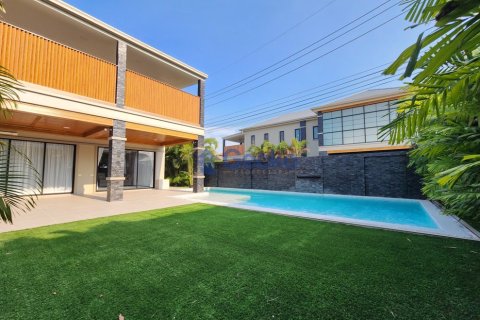 Haus in Pattaya, Thailand 4 Schlafzimmer № 195930 - Foto 19
