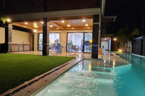 Haus in Pattaya, Thailand 4 Schlafzimmer № 195930 - Foto 10