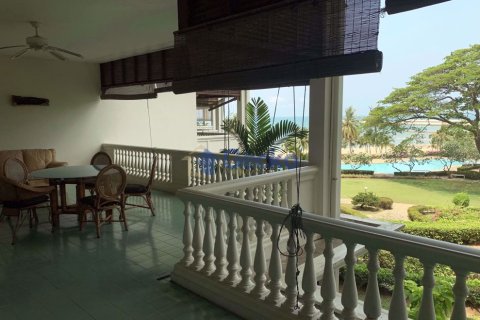 Condo in Pattaya, Thailand, 2 bedrooms № 197283 - photo 18