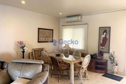 Condo in Pattaya, Thailand, 2 bedrooms № 197283 - photo 2