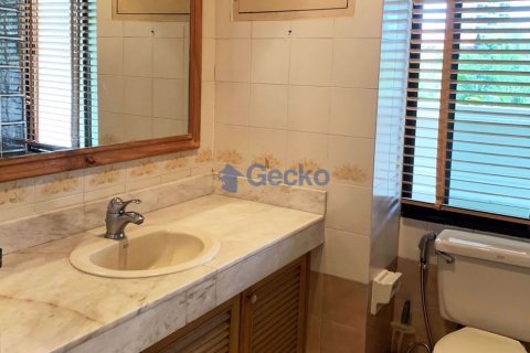 Condo in Pattaya, Thailand, 2 bedrooms № 197283 - photo 12