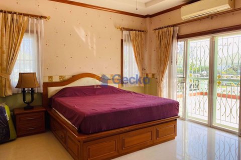 House in Pattaya, Thailand 5 bedrooms № 197281 - photo 14
