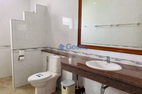 House in Pattaya, Thailand 5 bedrooms № 197281 - photo 21