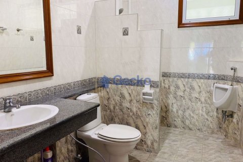 House in Pattaya, Thailand 5 bedrooms № 197281 - photo 24