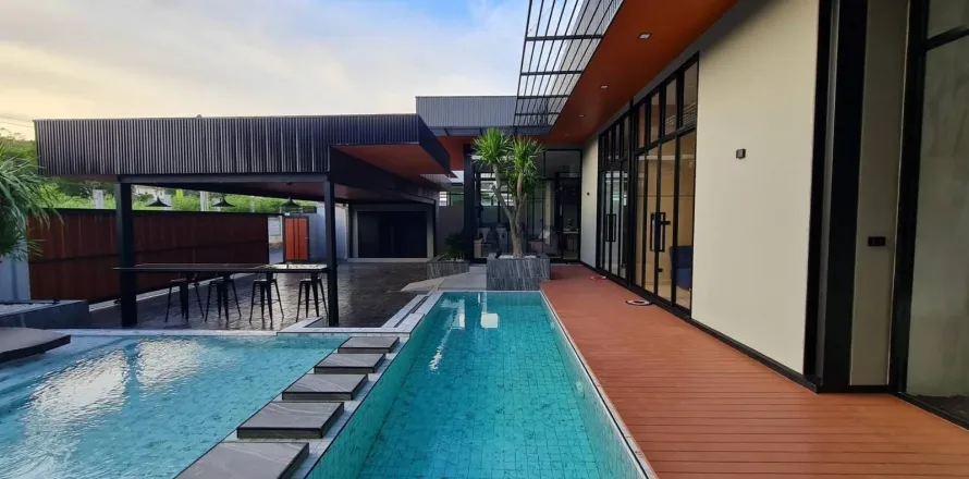 Villa à Pattaya, Thaïlande 4 chambres № 155654