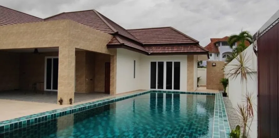 Villa in Pattaya, Thailand 3 bedrooms № 155656