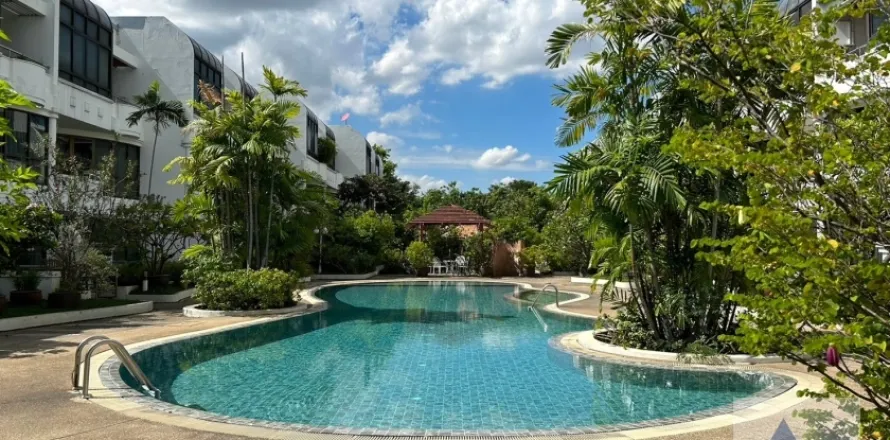 Reihenhaus in Yan Nawa, Bangkok, Thailand 3 Schlafzimmer № 215892