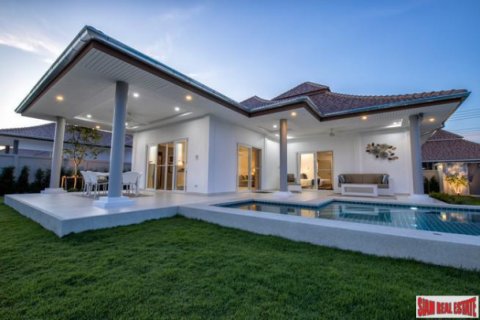 Villa in Hua Hin, Thailand 3 bedrooms № 194307