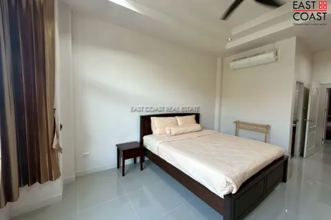 Casa de 3 dormitorios en Pattaya, Tailandia № 213108 - foto 18