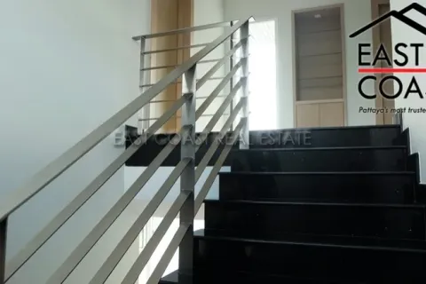 Casa de 4 dormitorios en Pattaya, Tailandia № 213107 - foto 7