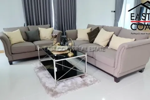 Casa de 4 dormitorios en Pattaya, Tailandia № 213107 - foto 4