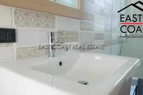 Casa de 4 dormitorios en Pattaya, Tailandia № 213107 - foto 9