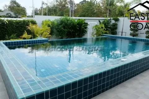 Casa de 4 dormitorios en Pattaya, Tailandia № 213107 - foto 30