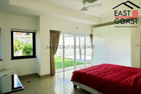 Casa de 3 dormitorios en Jomtien Beach, Pattaya, Tailandia № 213103 - foto 15