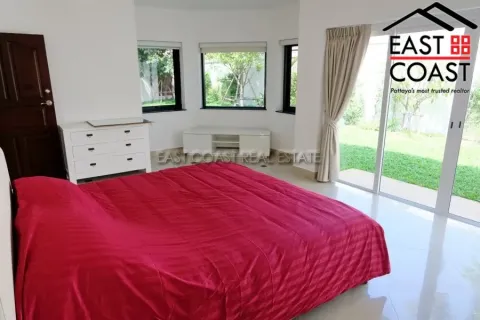 Casa de 3 dormitorios en Jomtien Beach, Pattaya, Tailandia № 213103 - foto 4