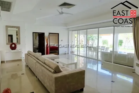 Casa de 3 dormitorios en Jomtien Beach, Pattaya, Tailandia № 213103 - foto 8