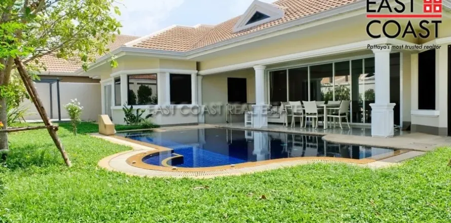 Casa de 3 dormitorios en Jomtien Beach, Pattaya, Tailandia № 213103