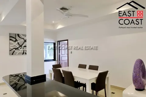 Casa de 3 dormitorios en Jomtien Beach, Pattaya, Tailandia № 213103 - foto 12