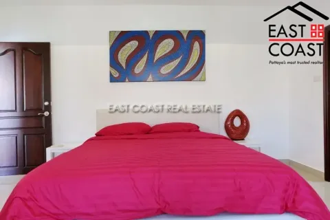 Casa de 3 dormitorios en Jomtien Beach, Pattaya, Tailandia № 213103 - foto 22