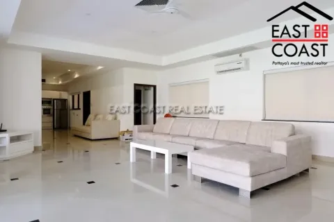 Casa de 3 dormitorios en Jomtien Beach, Pattaya, Tailandia № 213103 - foto 6