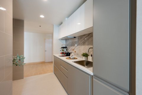 Condo in Khlong Toei, Bangkok, Thailand, 2 bedrooms  № 158174 - photo 5