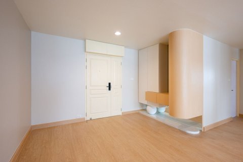 Condo in Khlong Toei, Bangkok, Thailand, 2 bedrooms  № 158174 - photo 4