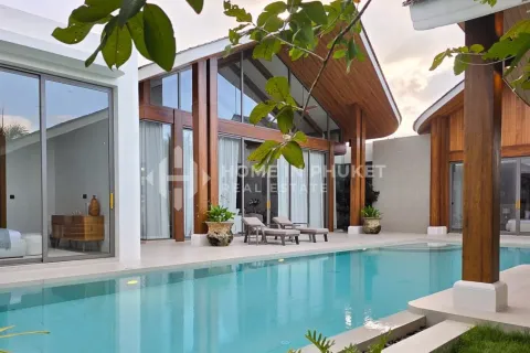 House in Phuket, Thailand 4 bedrooms № 161425 - photo 2