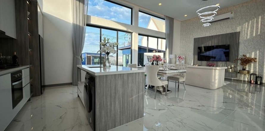 Penthouse in Pattaya, Thailand 4 bedrooms № 161420
