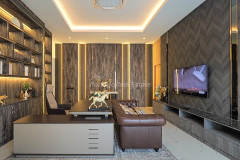 House in Pattaya, Thailand 6 bedrooms № 71783 - photo 14