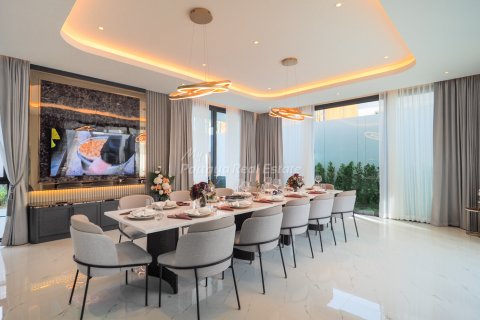 House in Pattaya, Thailand 6 bedrooms № 71783 - photo 7