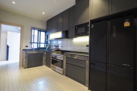 House in Pattaya, Thailand 6 bedrooms № 71783 - photo 4