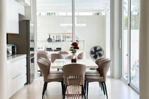 Villa in Pran Buri, Thailand 4 bedrooms № 163997 - photo 8