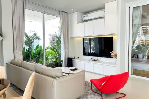 Villa in Pran Buri, Thailand 4 bedrooms № 163997 - photo 6