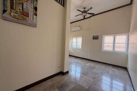 House in Hang Dong, Thailand 6 bedrooms № 138990 - photo 19