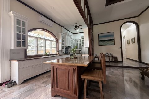 House in Hang Dong, Thailand 6 bedrooms № 138990 - photo 12
