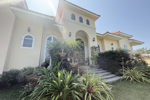 House in Hang Dong, Thailand 6 bedrooms № 138990