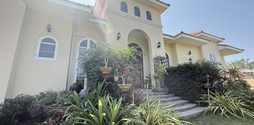 House in Hang Dong, Thailand 6 bedrooms № 138990