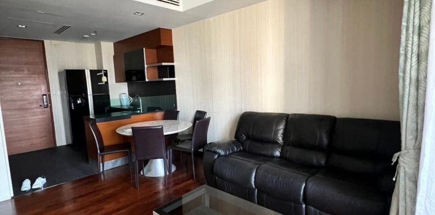 Condo in Khlong Toei, Bangkok, Thailand, 2 bedrooms  № 156524